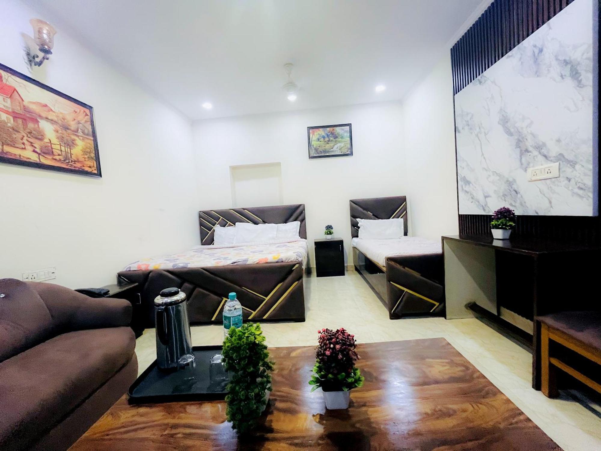 Tom And Jerry - Jangpura Hotel 3*